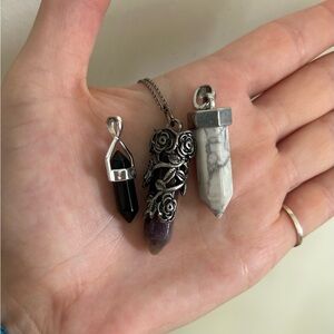 Necklace w/ 3 interchangeable pendants